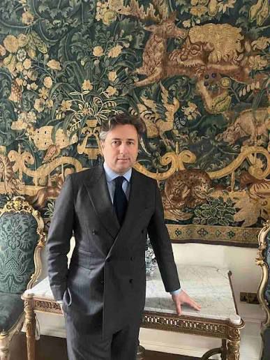 E096D3A7-9E40-4DFF-B9A4-330DC293E091