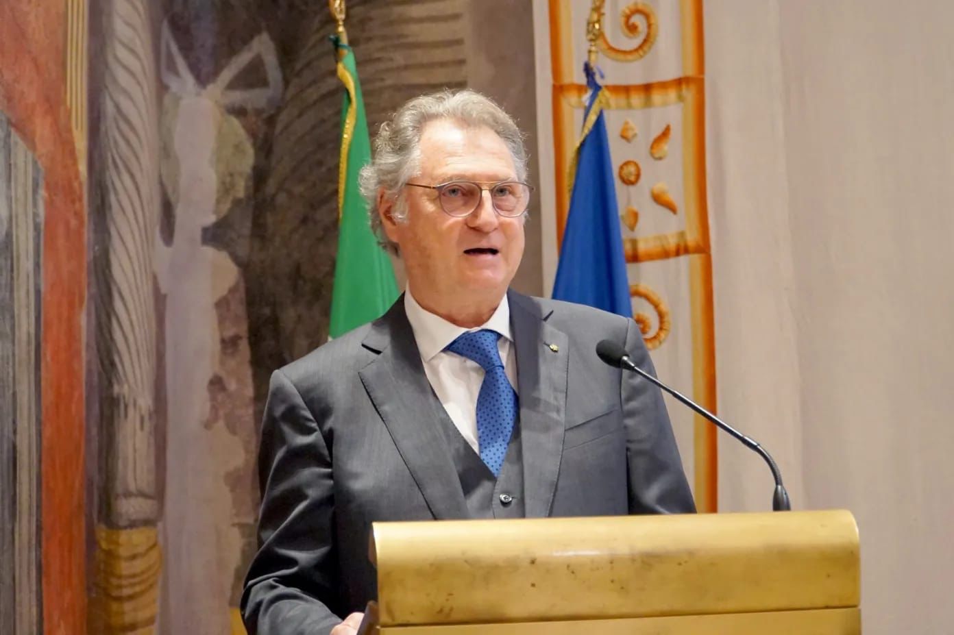 848E83BD-E0BD-4D7C-9441-FF57D6374B61